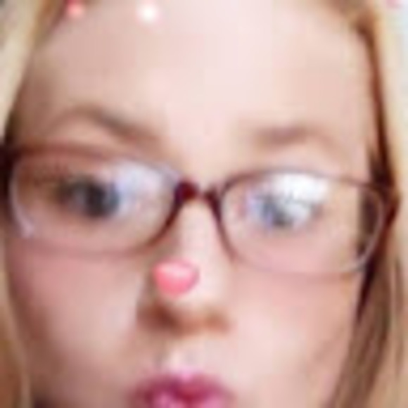 Meet your Posher, Christina - Picture 1 of 1